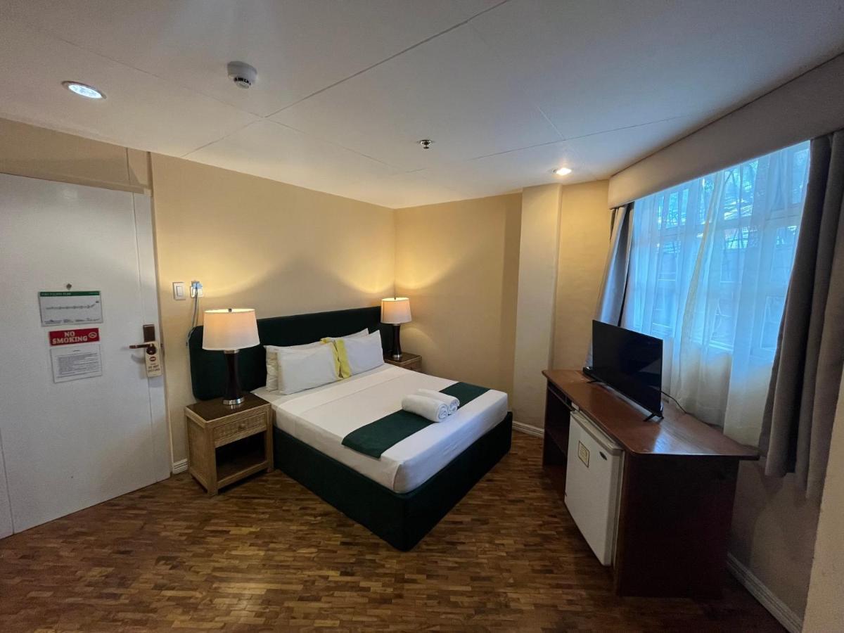 โคโค่ กรันเด โฮเต็ล Hotel Dumaguete City ภายนอก รูปภาพ