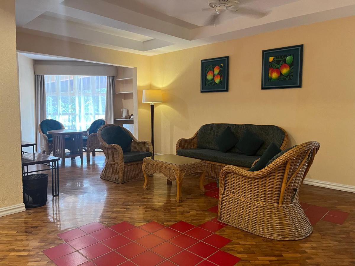 โคโค่ กรันเด โฮเต็ล Hotel Dumaguete City ภายนอก รูปภาพ