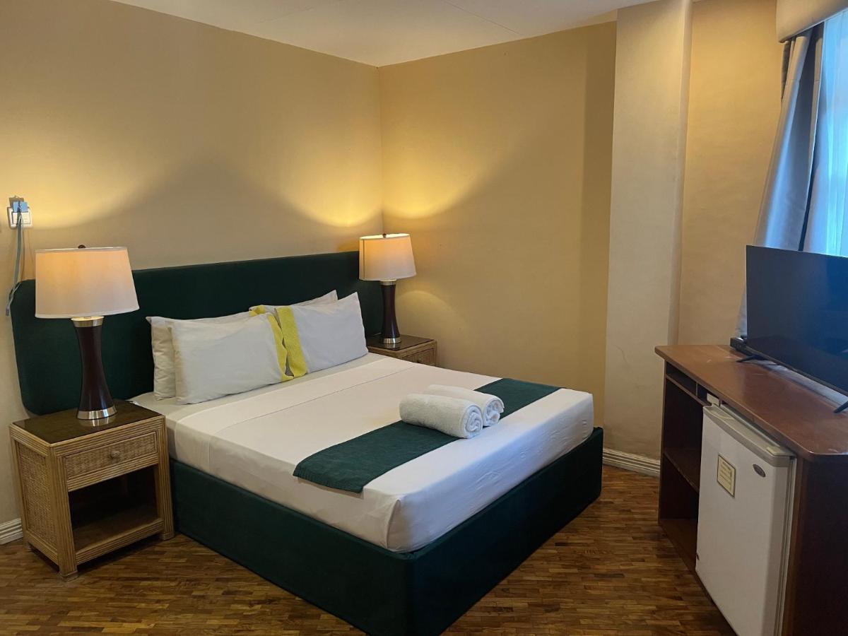 โคโค่ กรันเด โฮเต็ล Hotel Dumaguete City ภายนอก รูปภาพ
