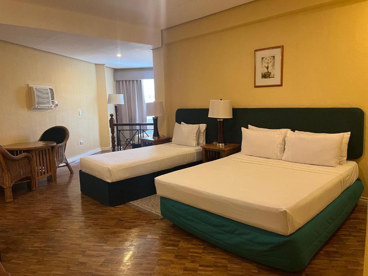 โคโค่ กรันเด โฮเต็ล Hotel Dumaguete City ภายนอก รูปภาพ