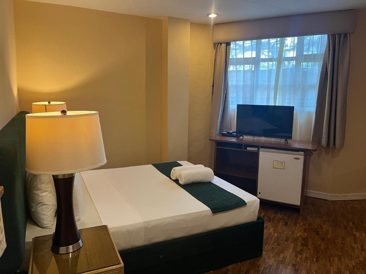 โคโค่ กรันเด โฮเต็ล Hotel Dumaguete City ภายนอก รูปภาพ