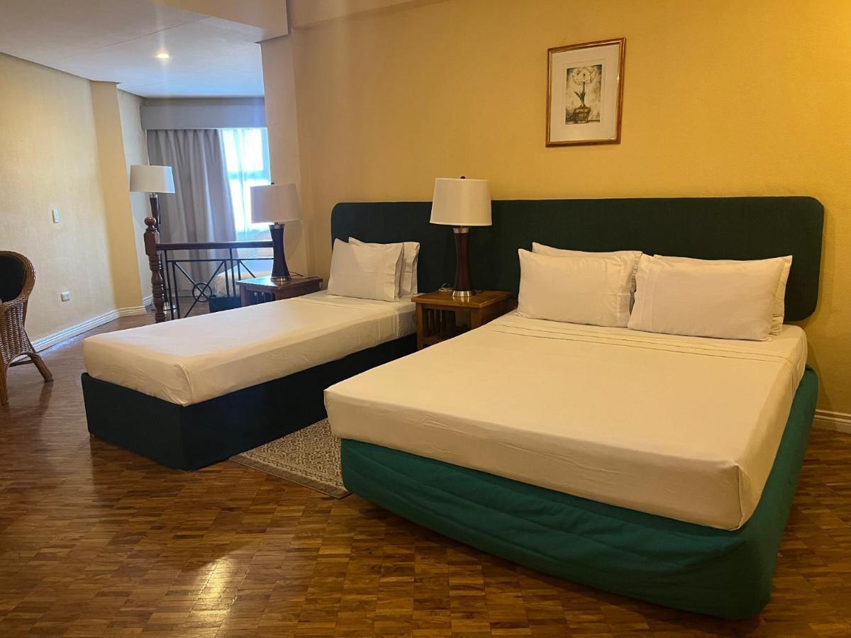 โคโค่ กรันเด โฮเต็ล Hotel Dumaguete City ภายนอก รูปภาพ